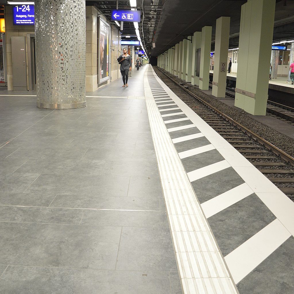 Bodenfliesen HBF Frankfurt